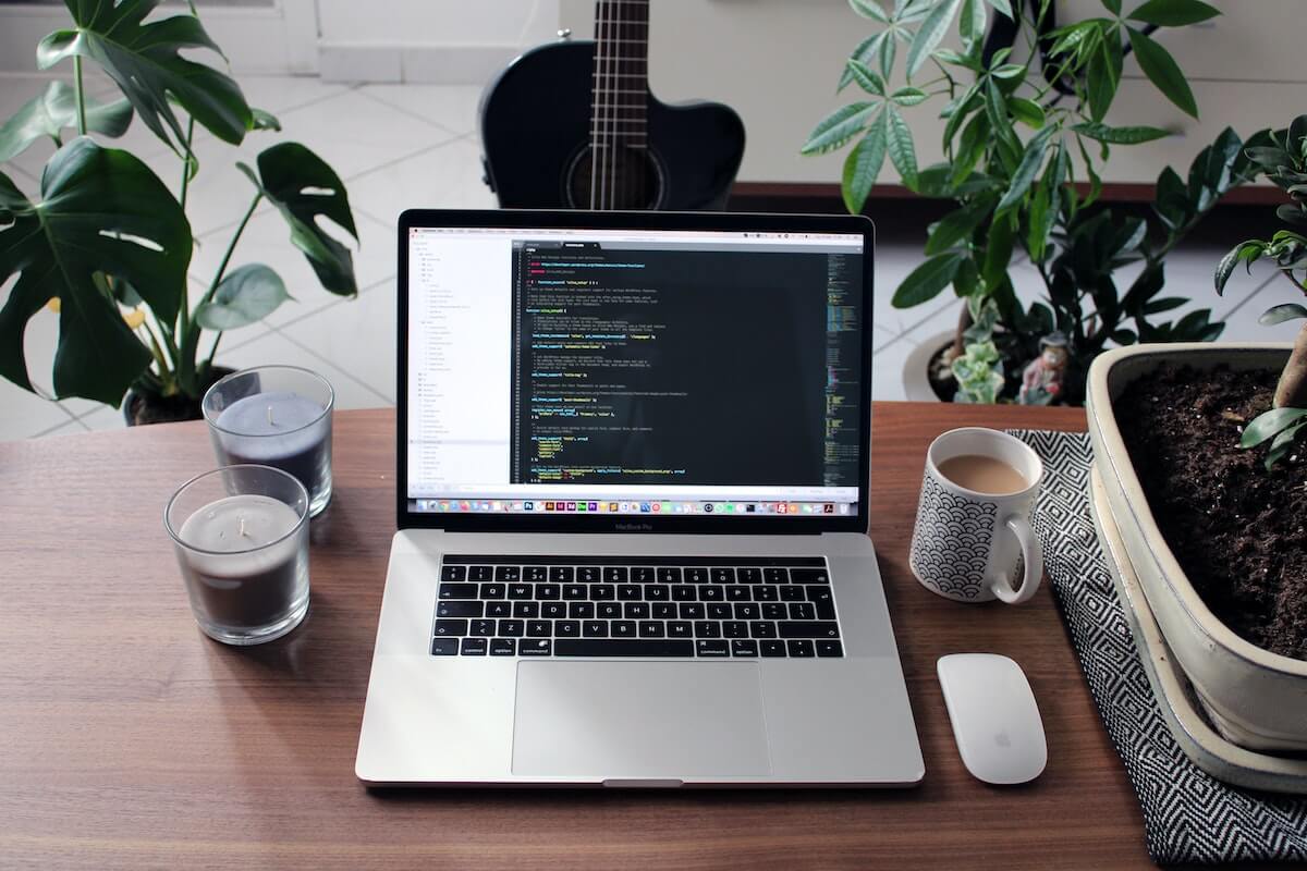 Code am Macbook Bildschirm Webdesign Webentwicklung Wordpress