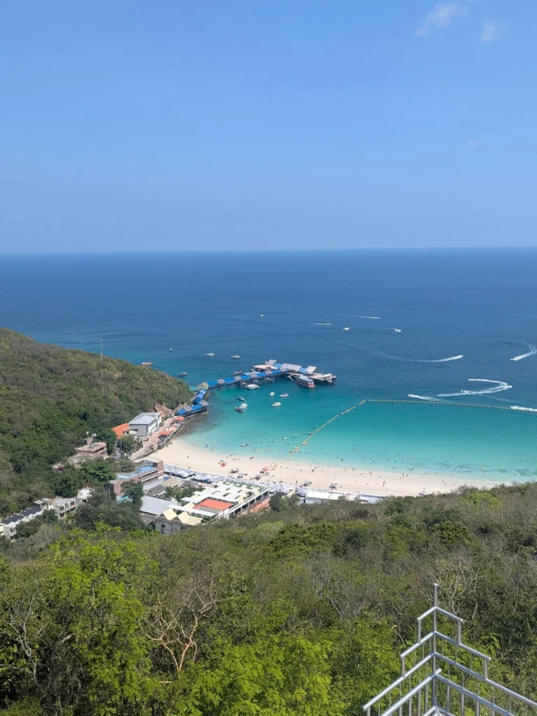 Instagram post from andy.webdesign. This post is in position 7.